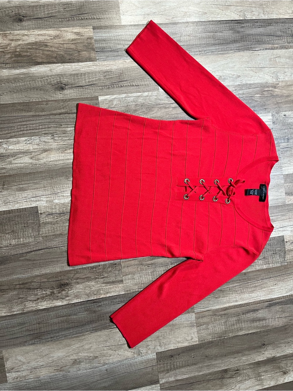 Cable & Gauge Red Lace-Up Front Ribbed Long Sleeve Top Size Large - Picture 14 of 15